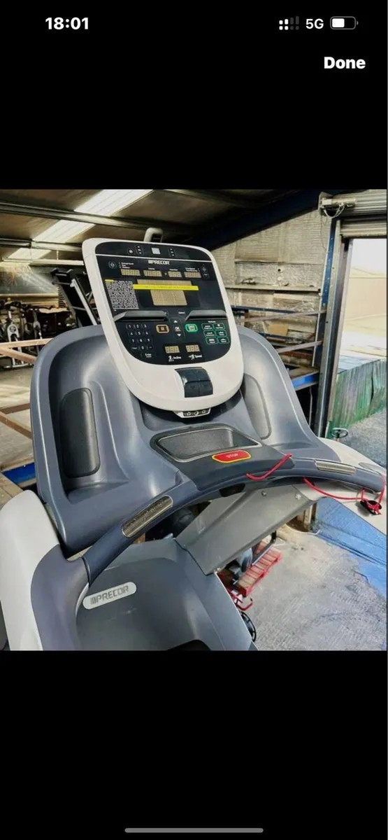 PRECOR TRM835 treadmills - Image 2