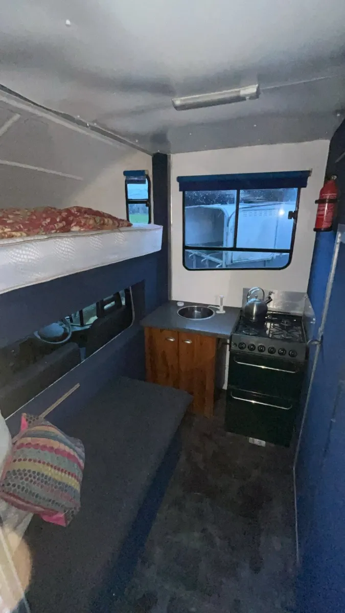 Iveco 2 Horse Lorry - Image 3