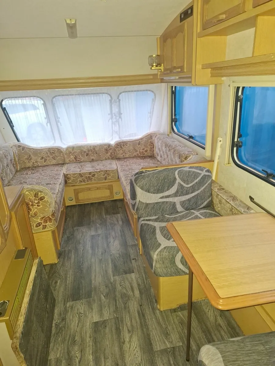 Caravan - Image 4