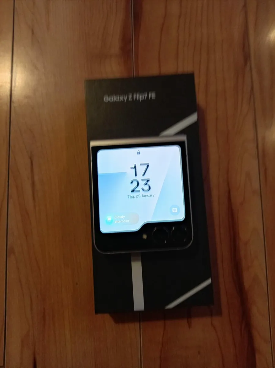 Samsung galaxy Z flip 7FE - Image 1