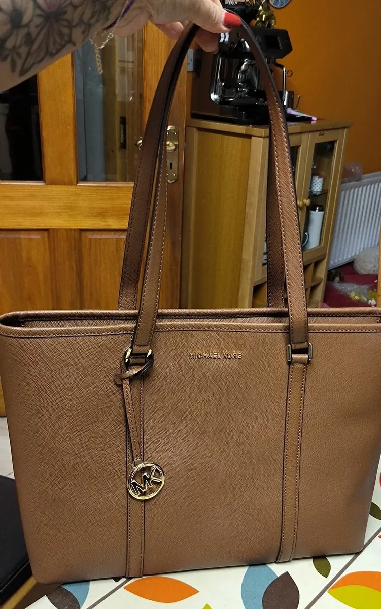 Michael kors bag - Image 1