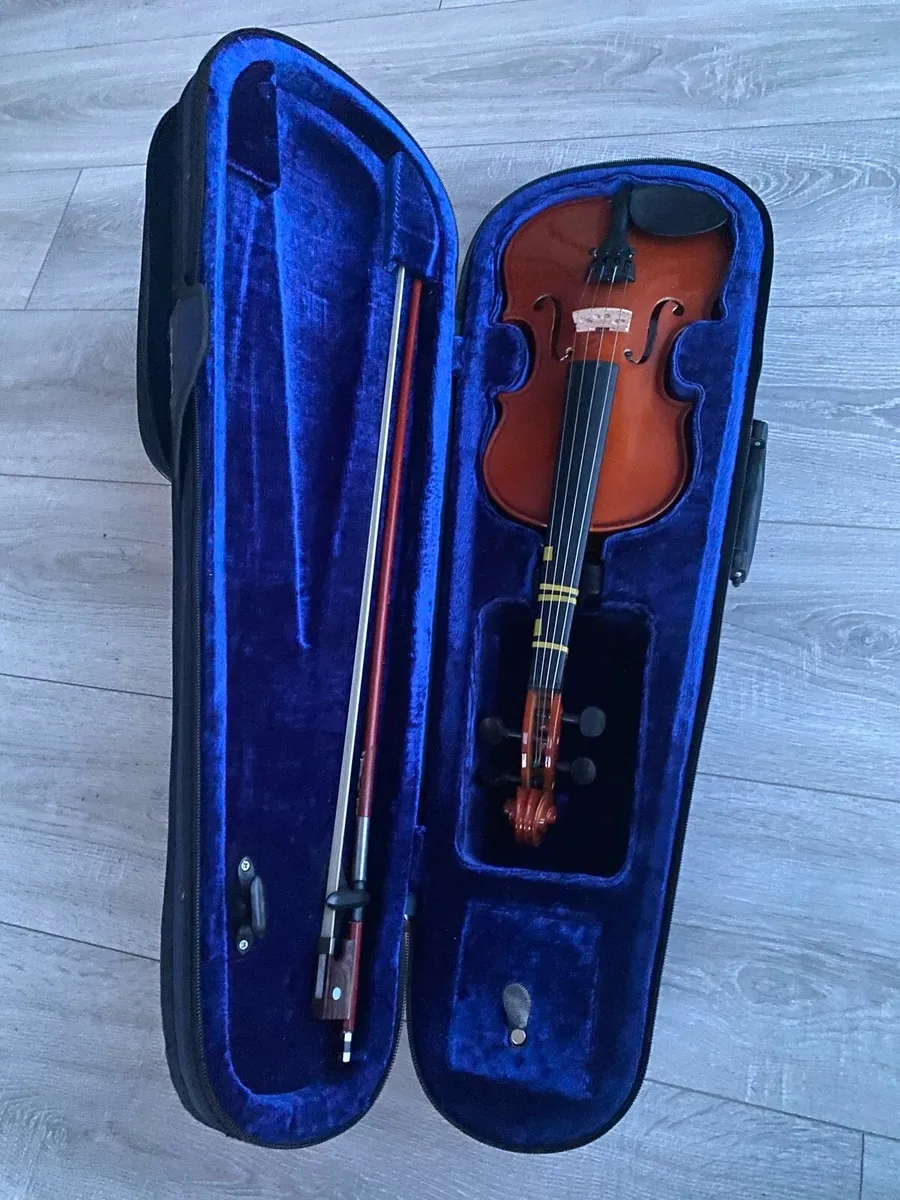 Child’s 1/2 size violin - Image 3