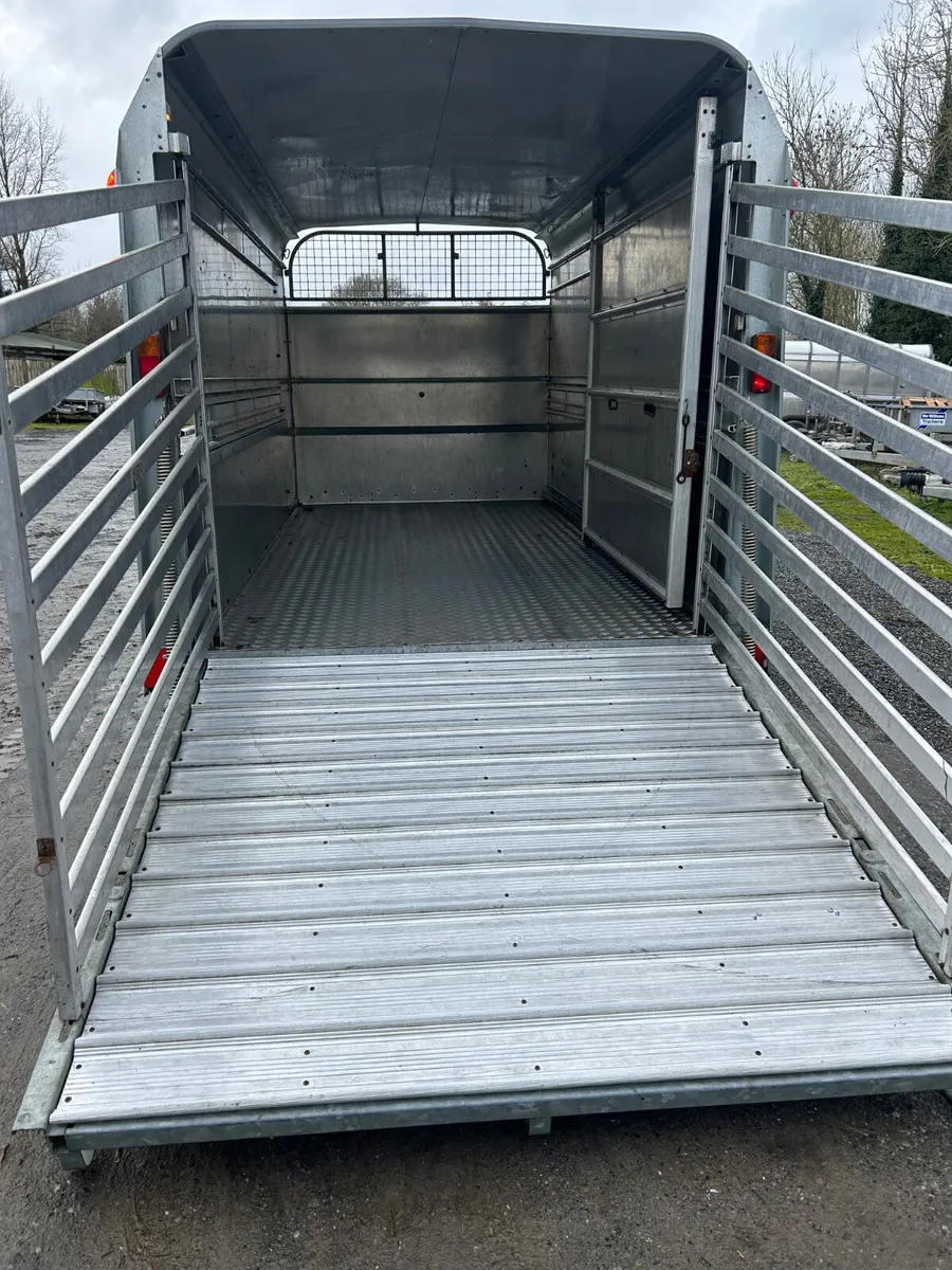 Ifor Williams 12ft Ta510 Livestock Trailer - Image 2