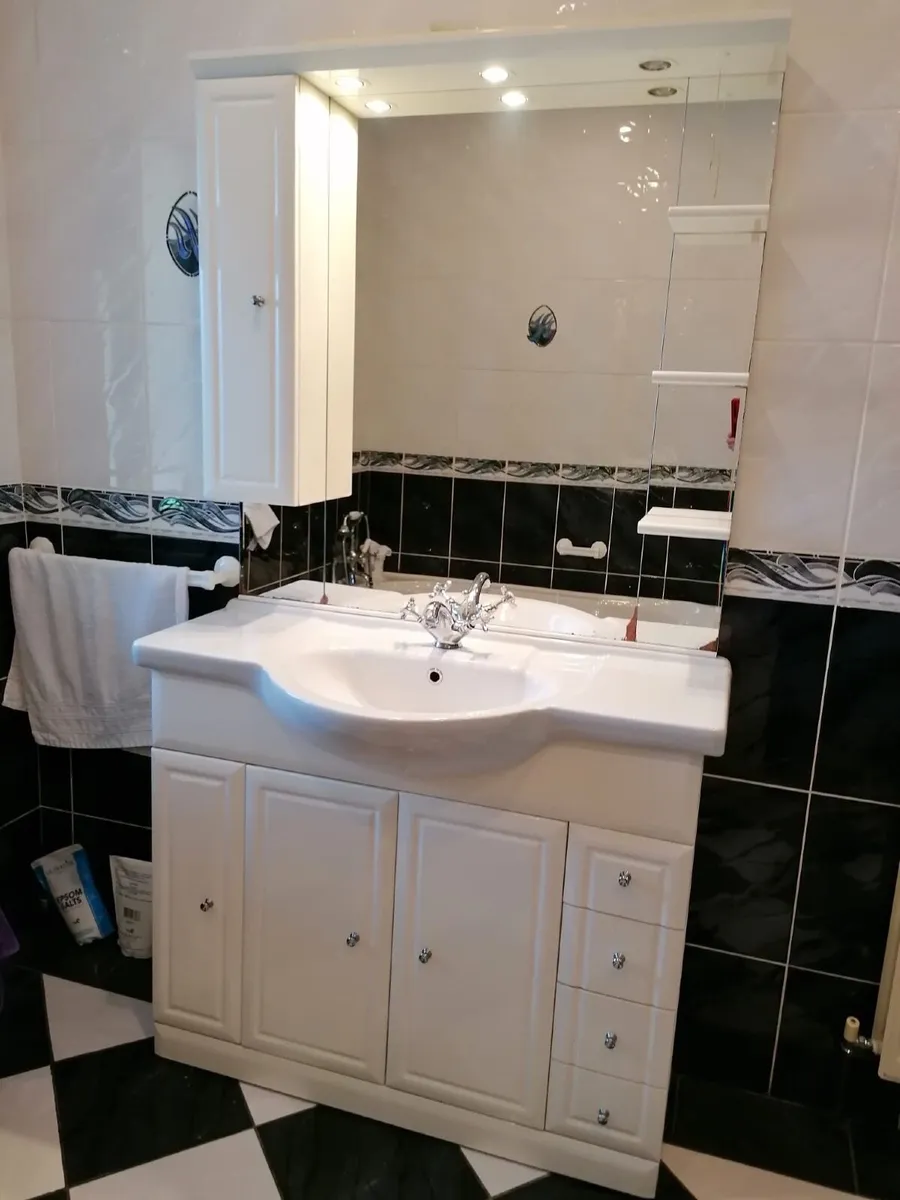 Vanity Unit  (1050cm x 50cm)