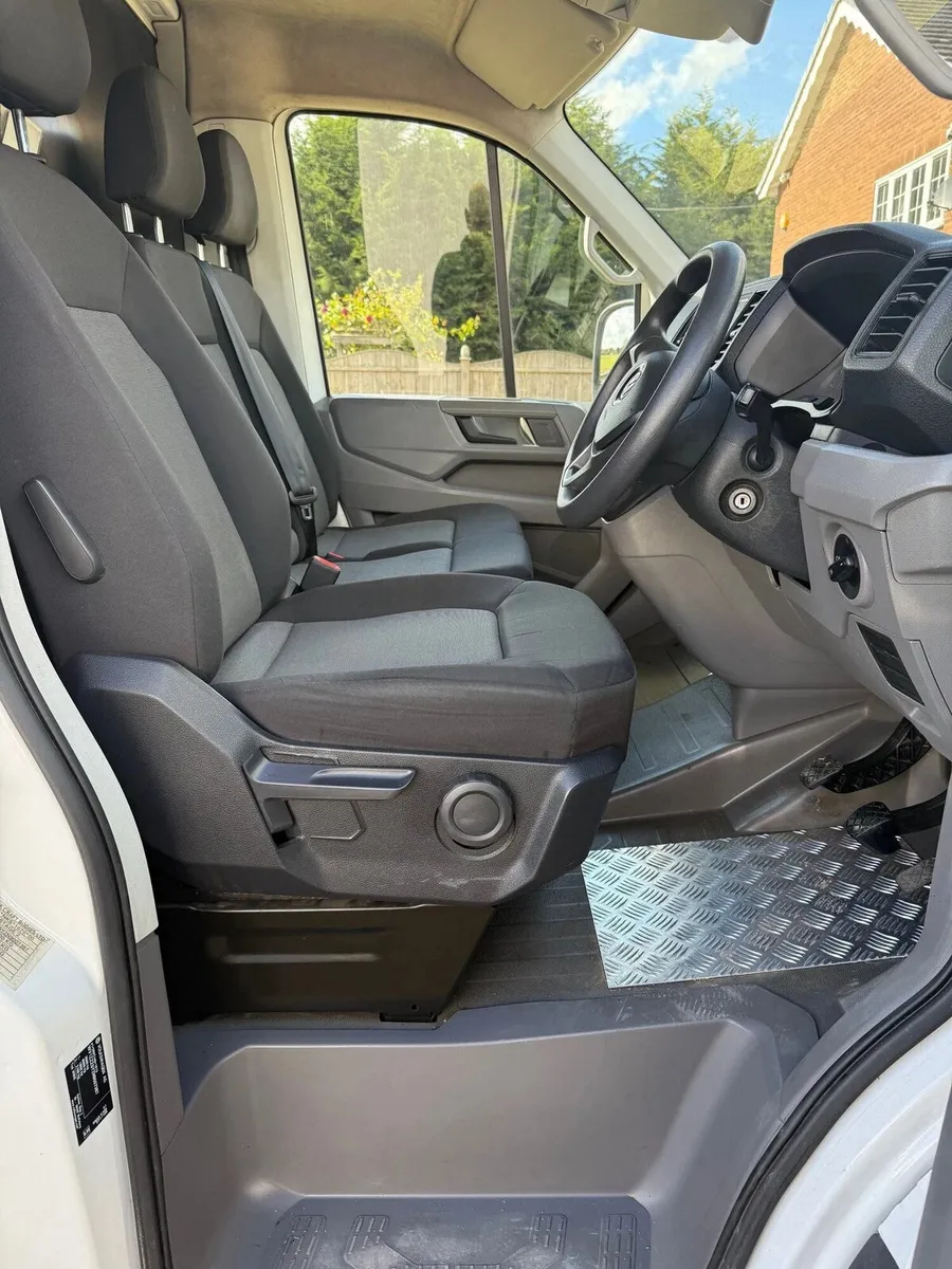 2025 Volkswagen Crafter Low Loader Luton Box Van - Image 4
