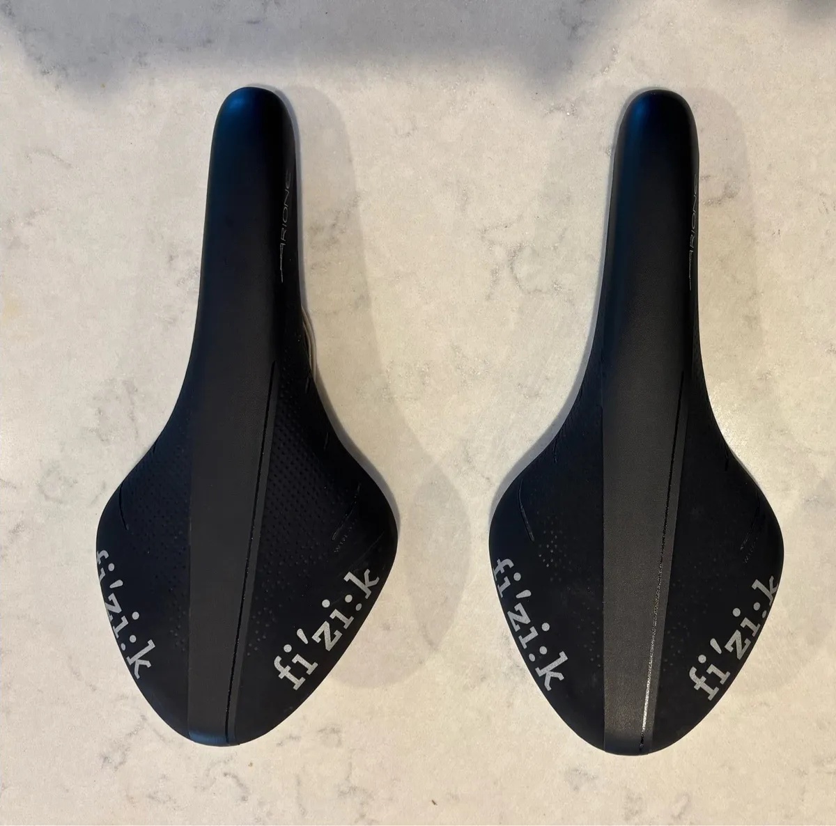 2 x Fizik Arione Saddles - Image 1