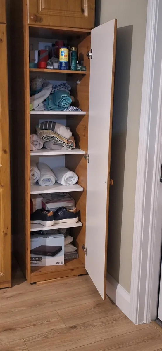 Bedroom furniture - Image 2