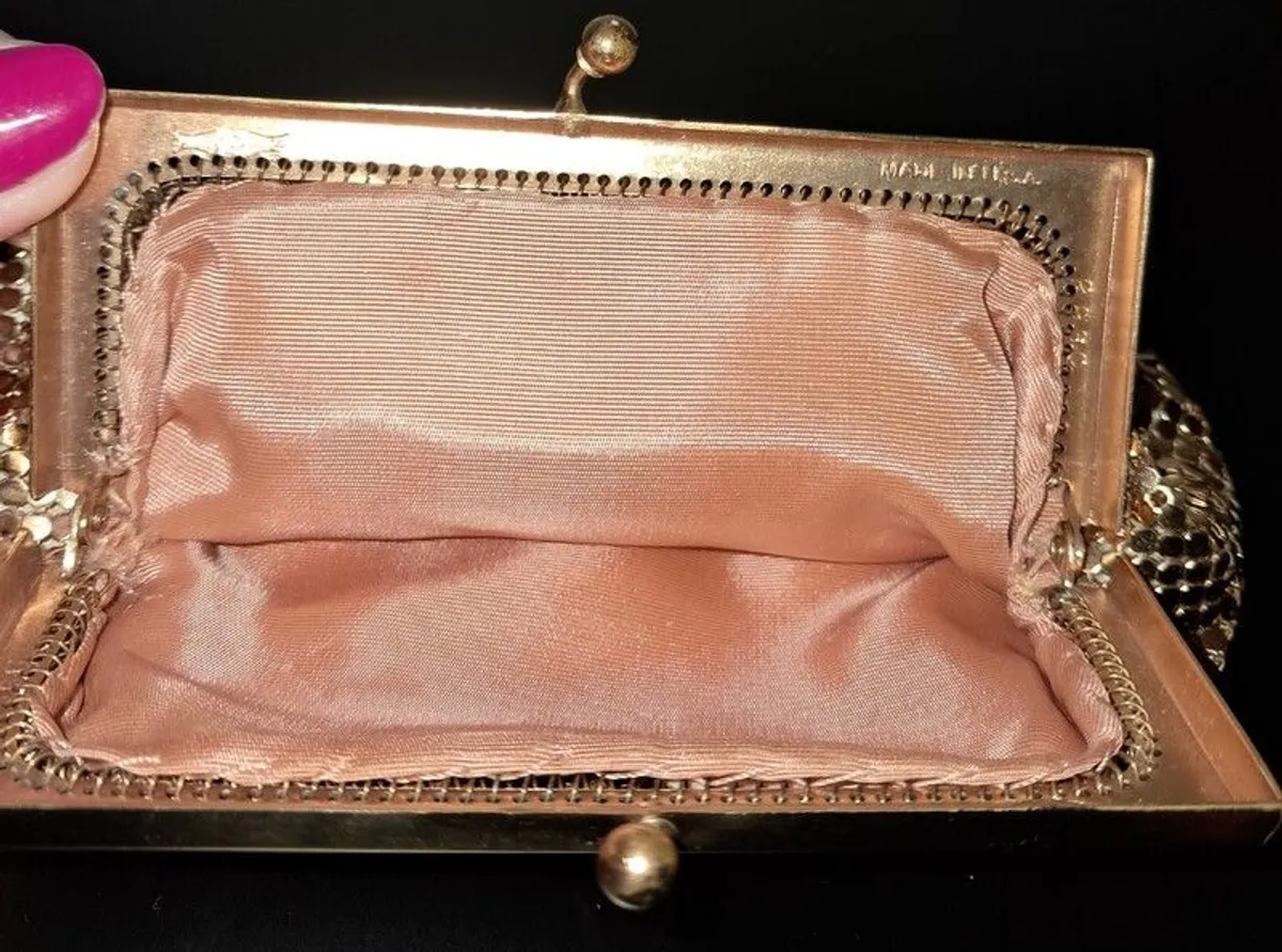 Vintage Whiting & Davis Gold Mesh Evening Purse - Image 4