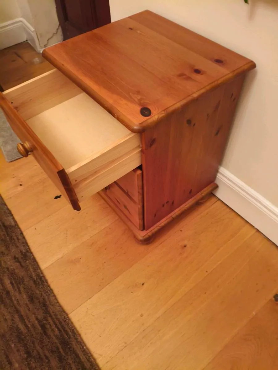 New pine locker,had 2 only need 1 ,30 Euro - Image 2