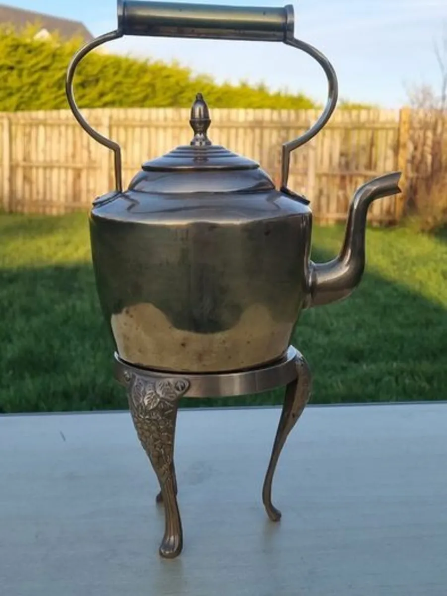 Vintage brass kettle - Image 1