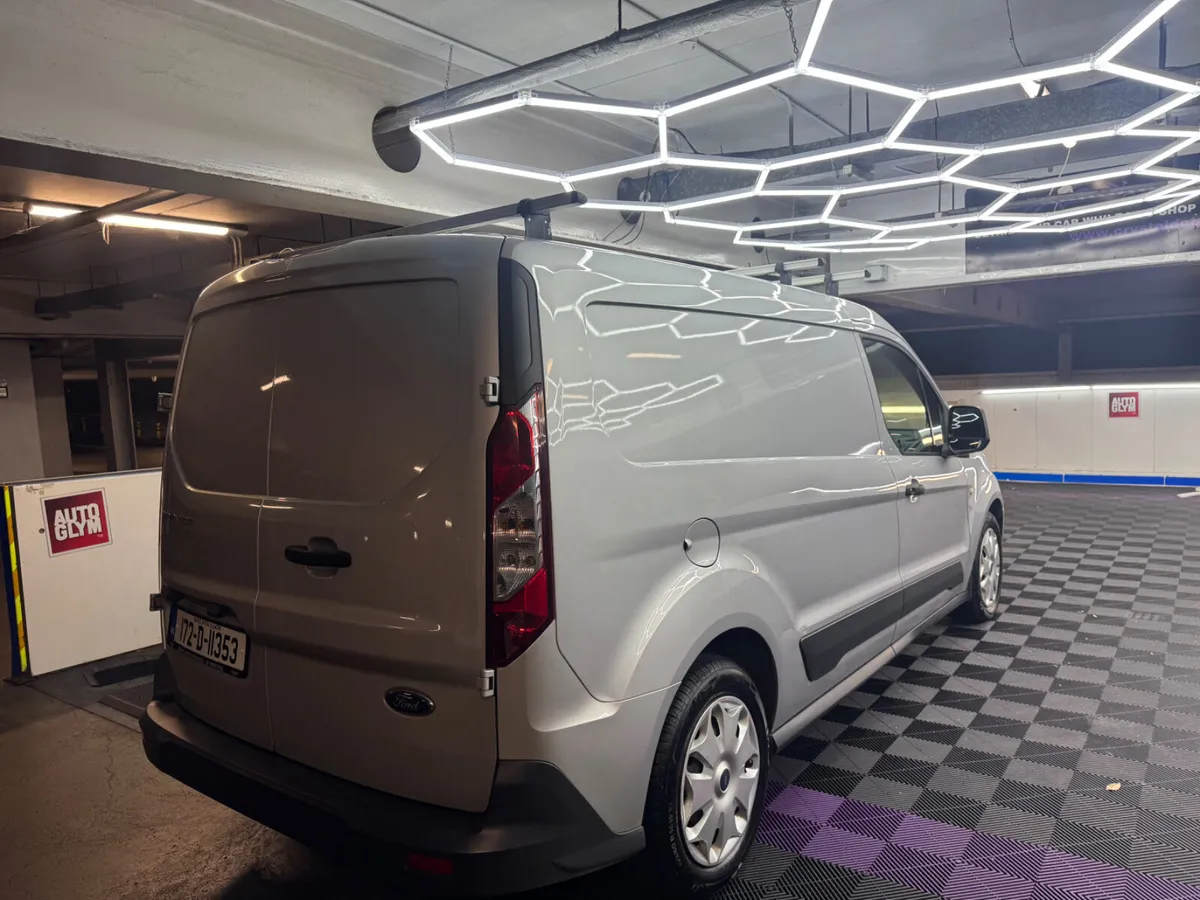 172 Ford Transit Connect  1.5d LWB 3 SEATER - Image 4