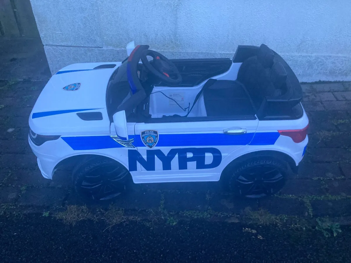 12v chargeable nypd police car - Image 1