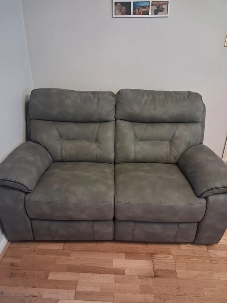 Recliner - Image 3