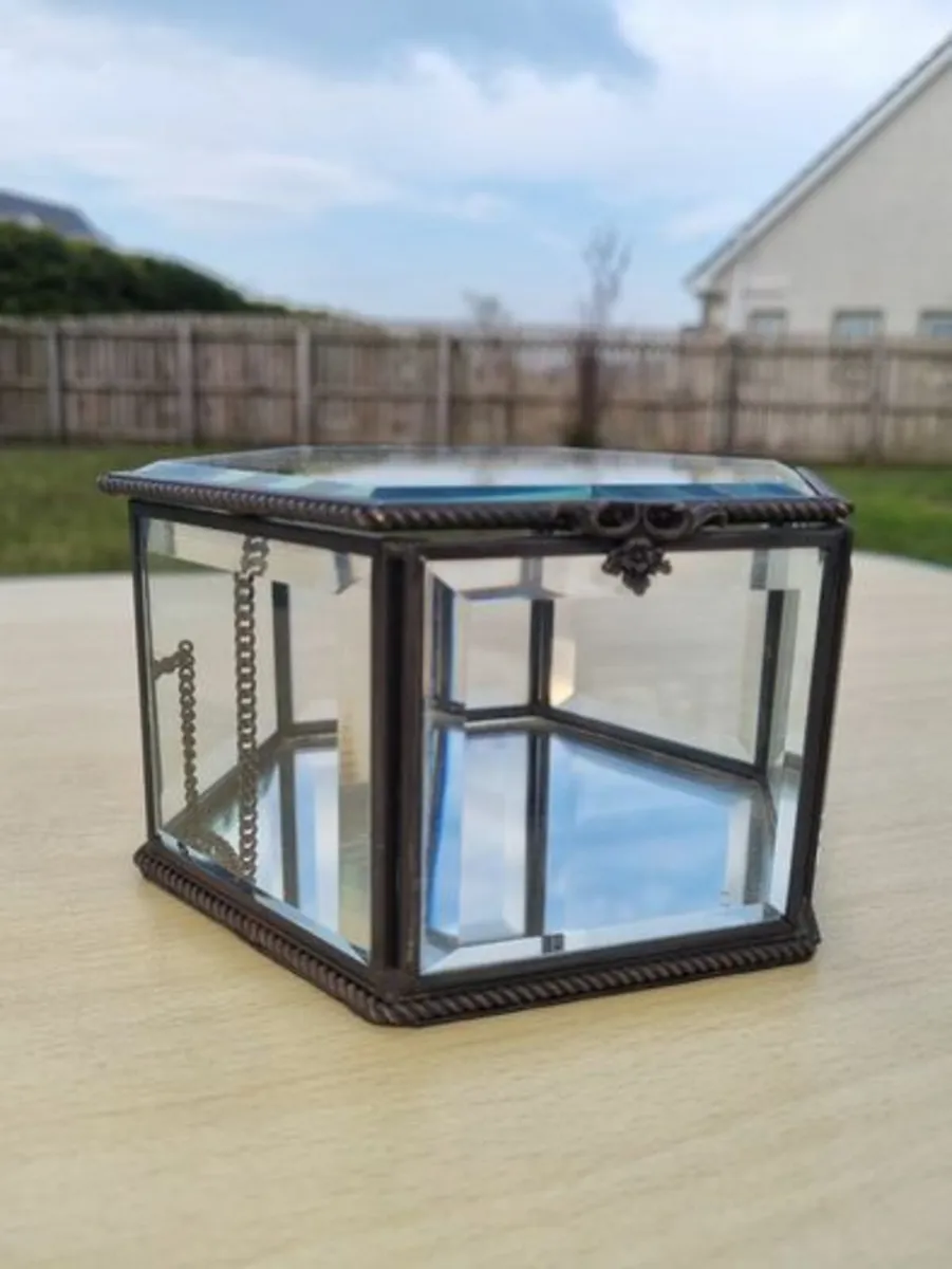 Hexagonal Metal Bevel Glass Jewellery Box - Image 1