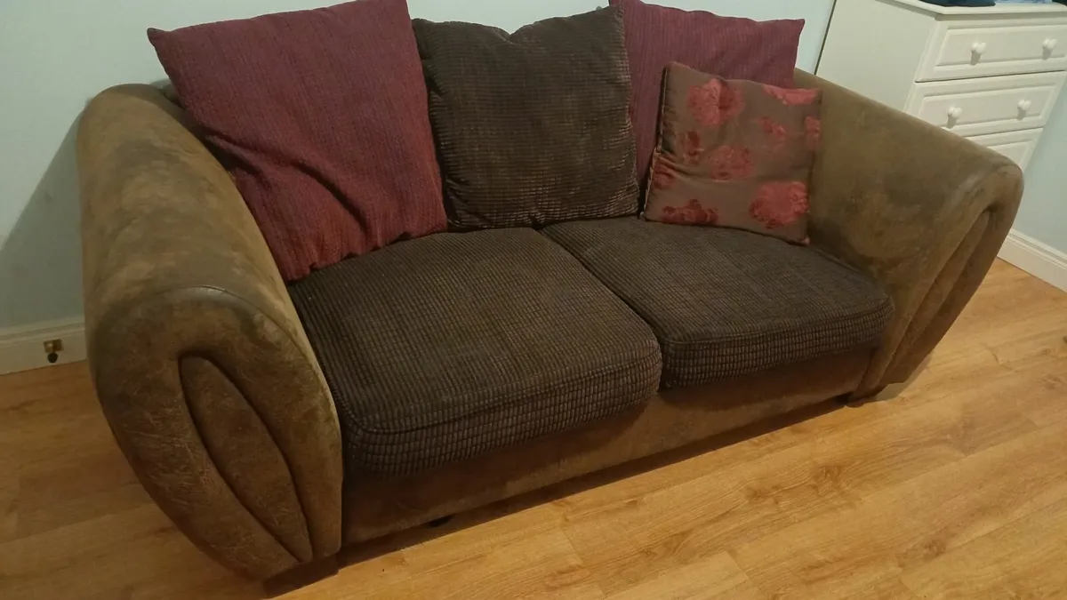 Couch - Image 2