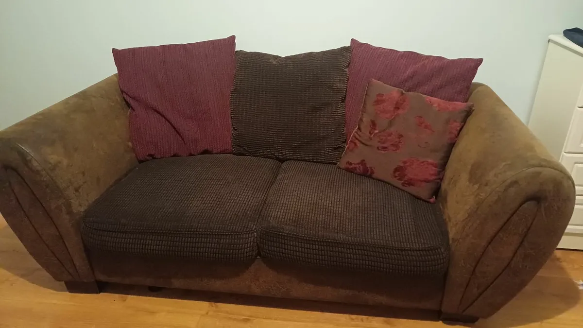 Couch - Image 3