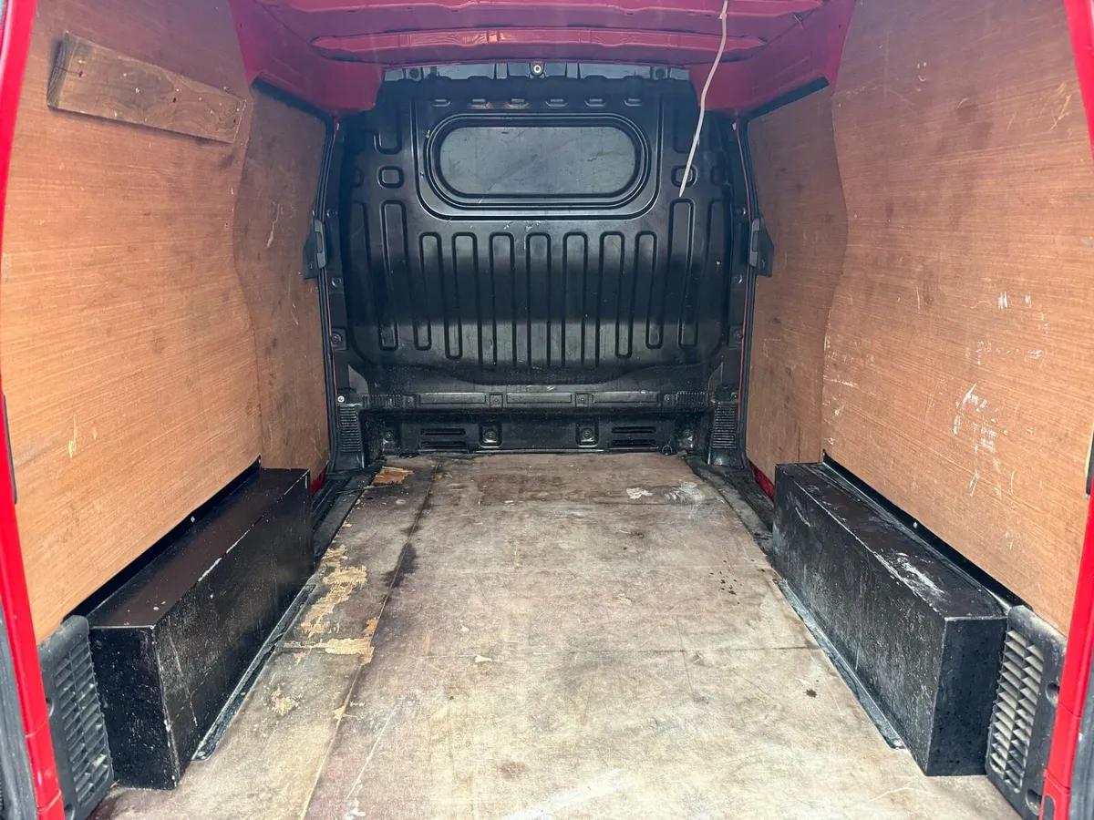 NISSAN NV200 - Image 4