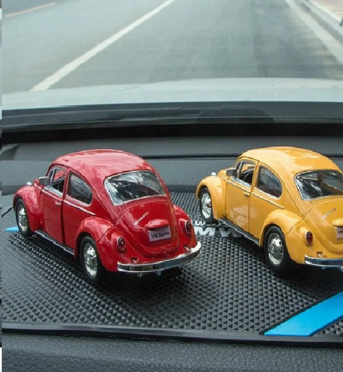 VW Beetle 1967 - pull back model, Free Post - Image 3