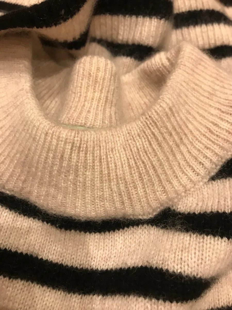 Carolyn Donnelly jumper - Image 2