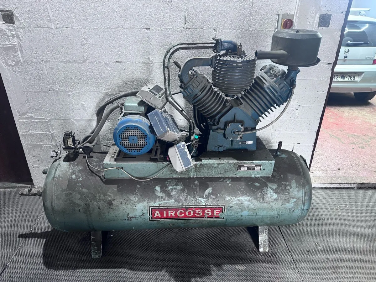 Air Compressor - Image 1