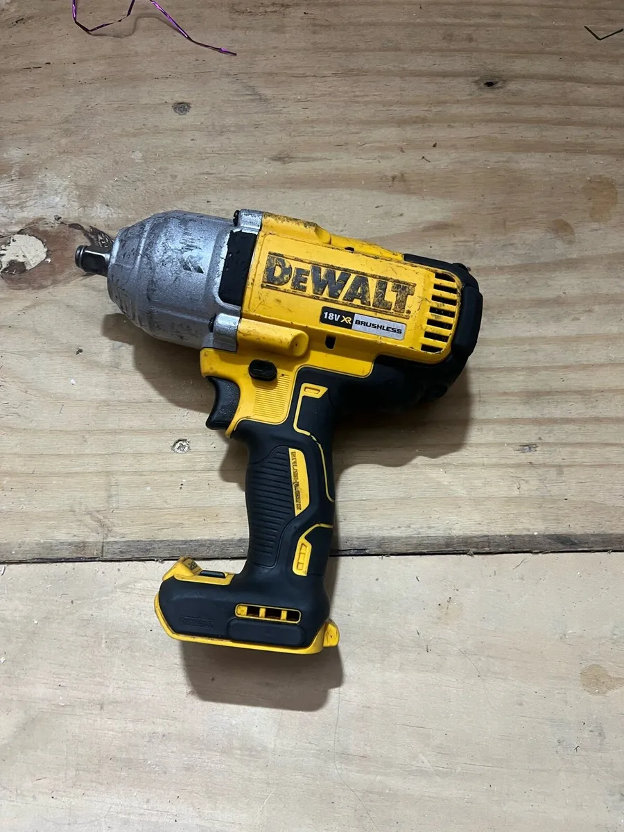 Dewalt wrench which socket - Image 1
