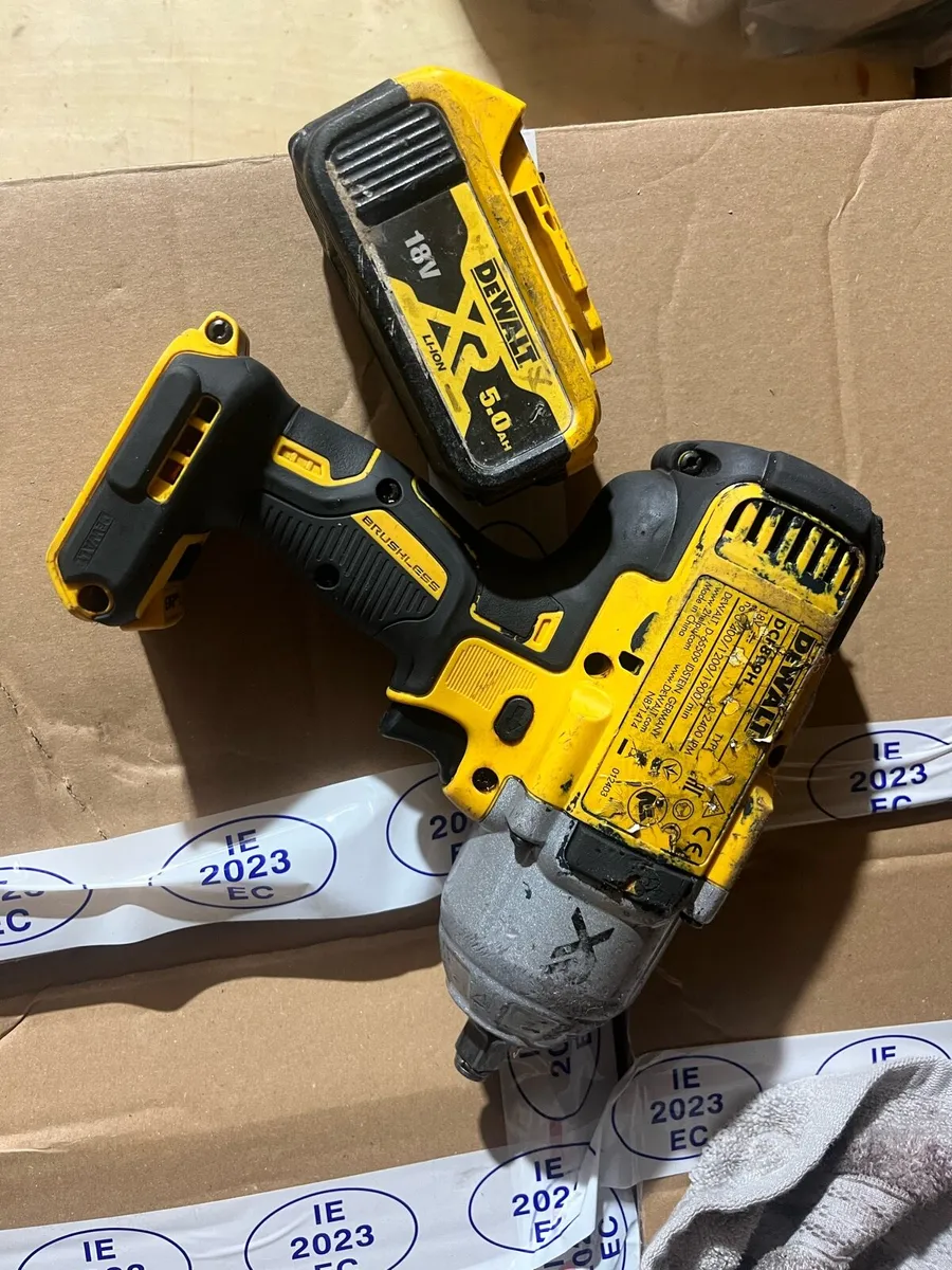 Dewalt wrench which socket - Image 2