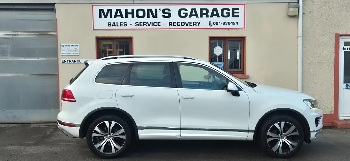 Vw Touareg 3l R-Line 258bhp Auto Crew Cab Plus Vat - Image 2