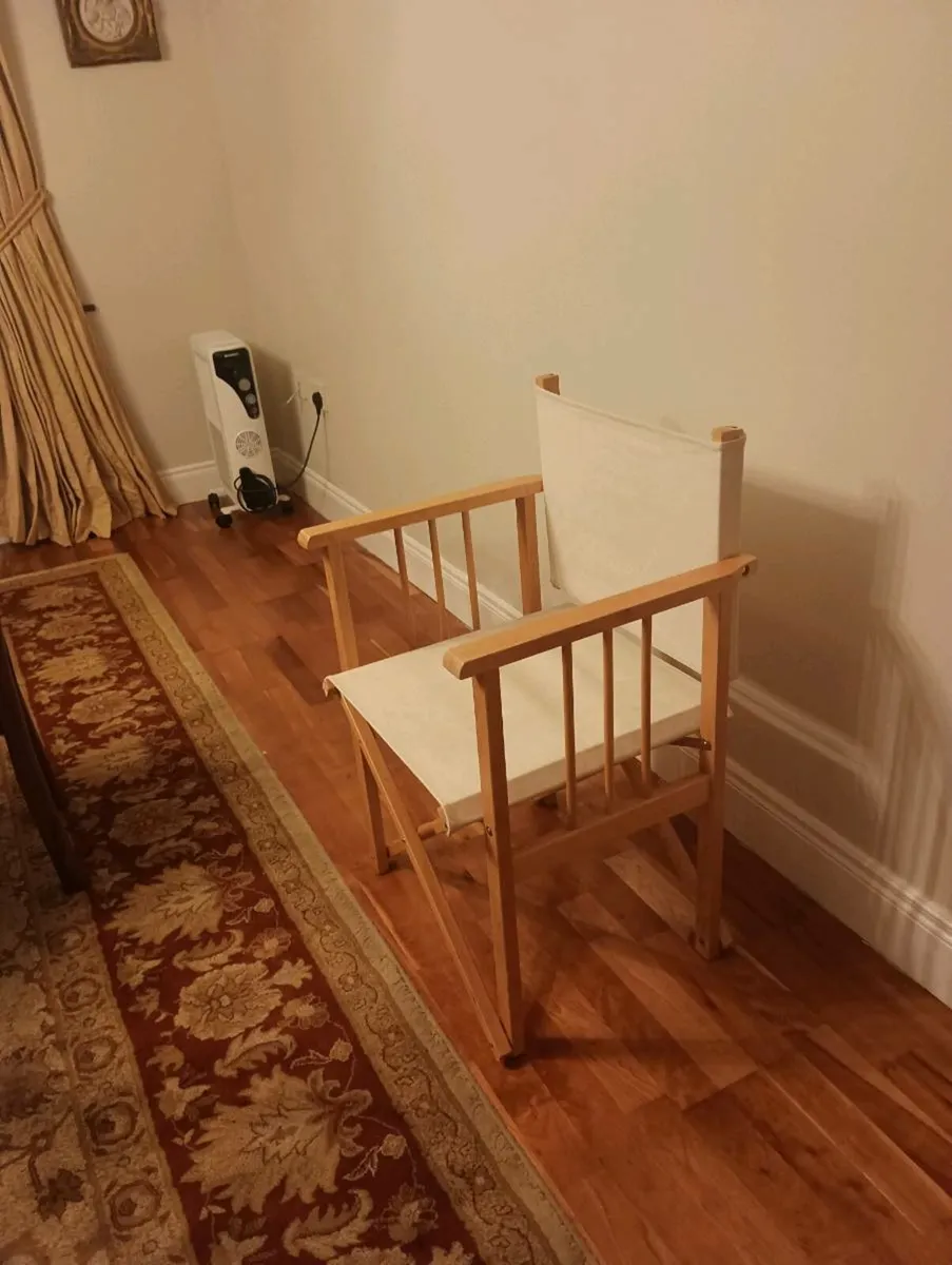 Director chair perfect condition 15 Euro - Image 2