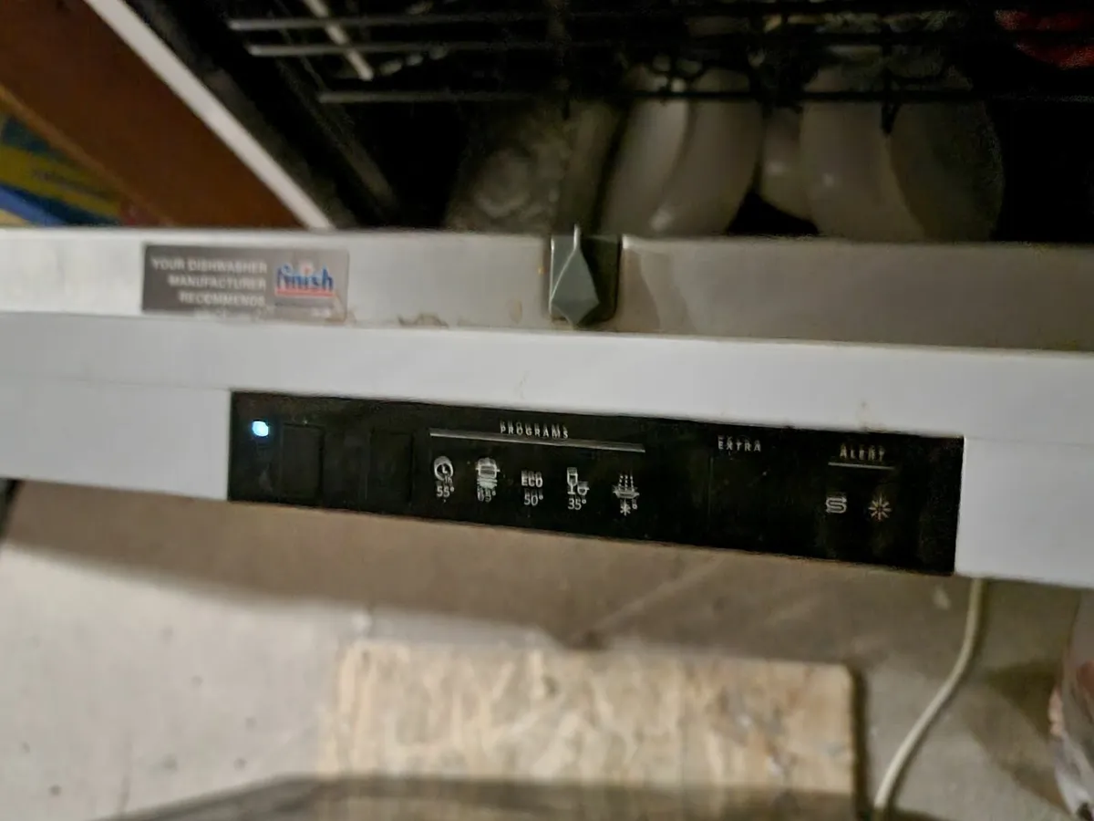 Hisense White Dishwasher