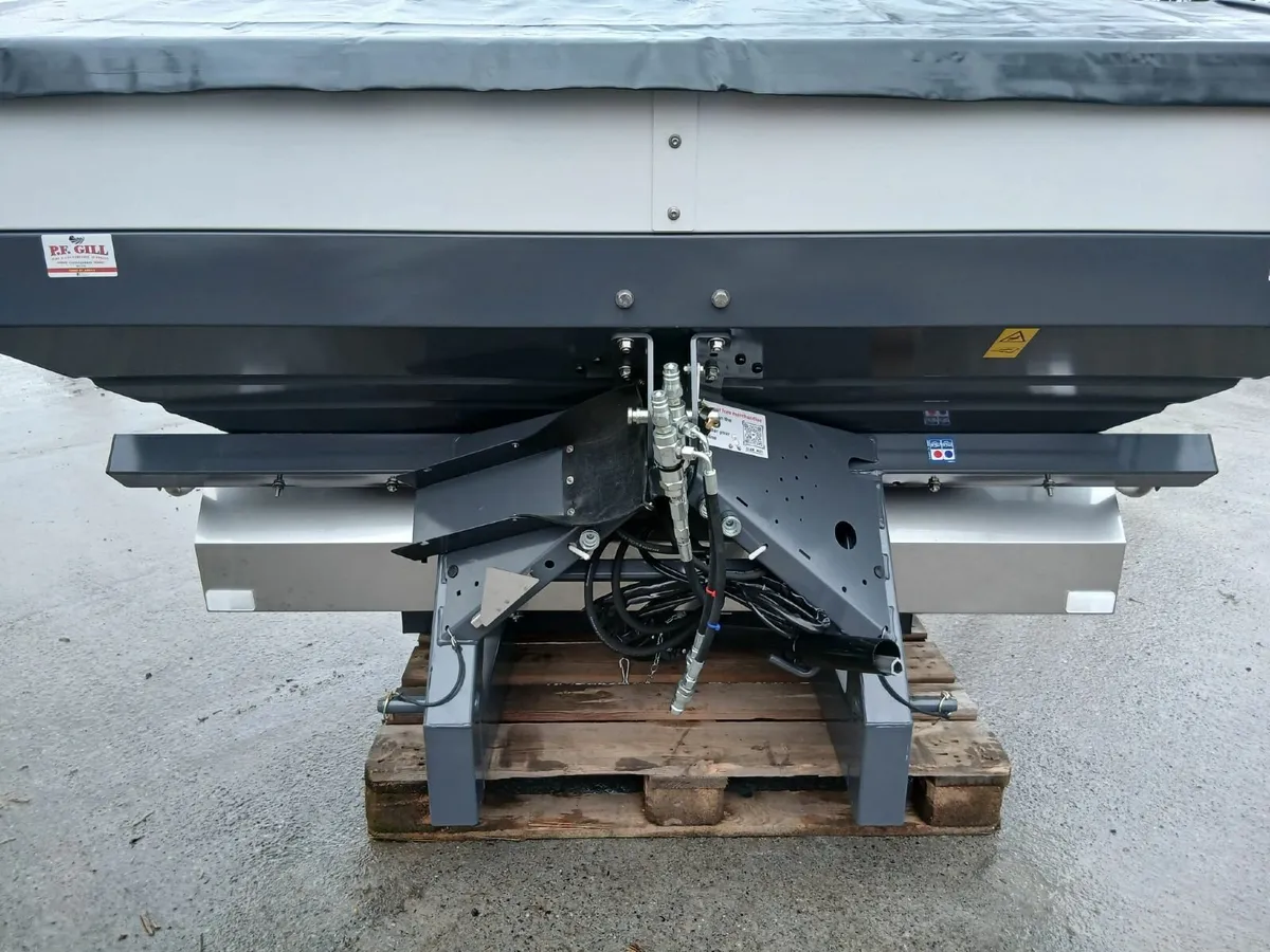 NEW SKY Agricultural Fert Spreader - Image 2