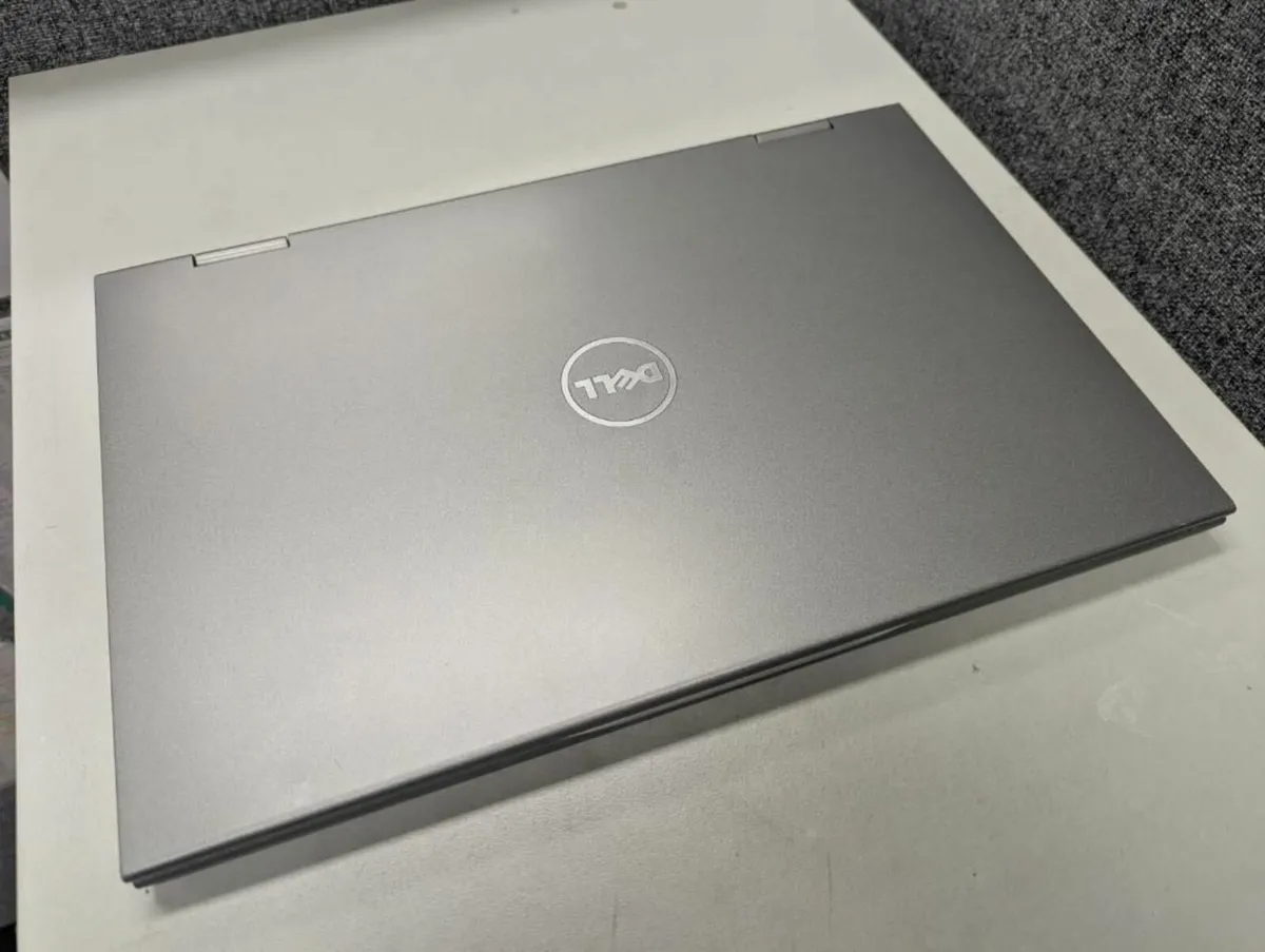 Dell Inspiron 15" 5000 2-in-1 TOUCH I5 16GB 250GB - Image 2