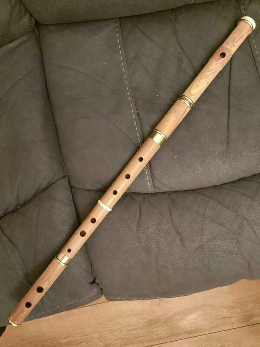 D flute in olive wood by Tommy Martin