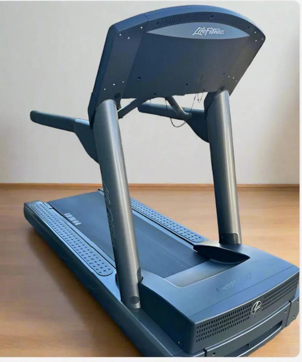 LIFE FITNESS TREADMILLS - Image 2