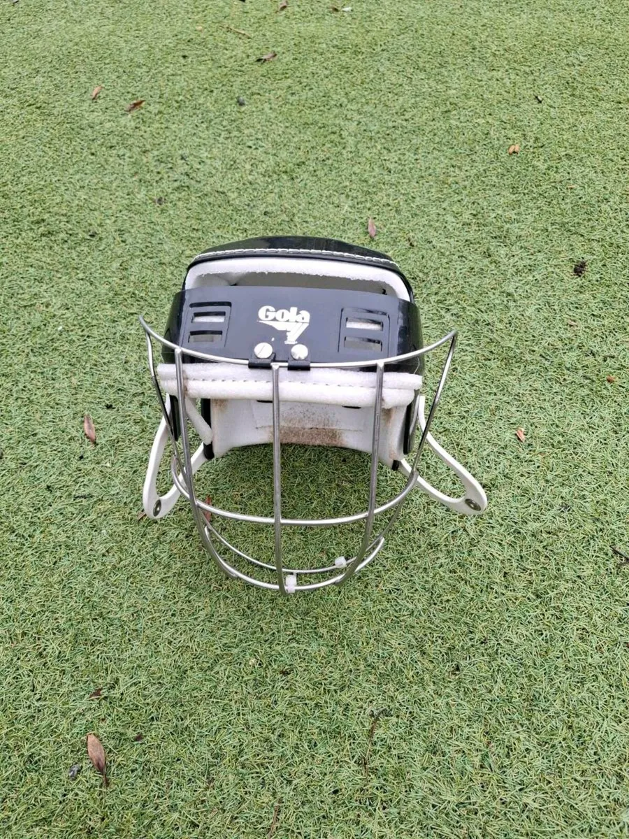 Black Gola helmet - Image 1