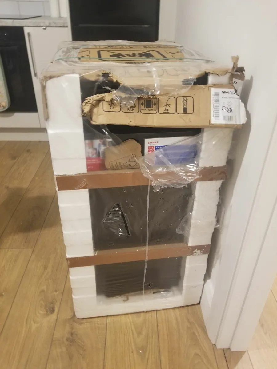 Brand new in box sharp black dishwasher - Image 2