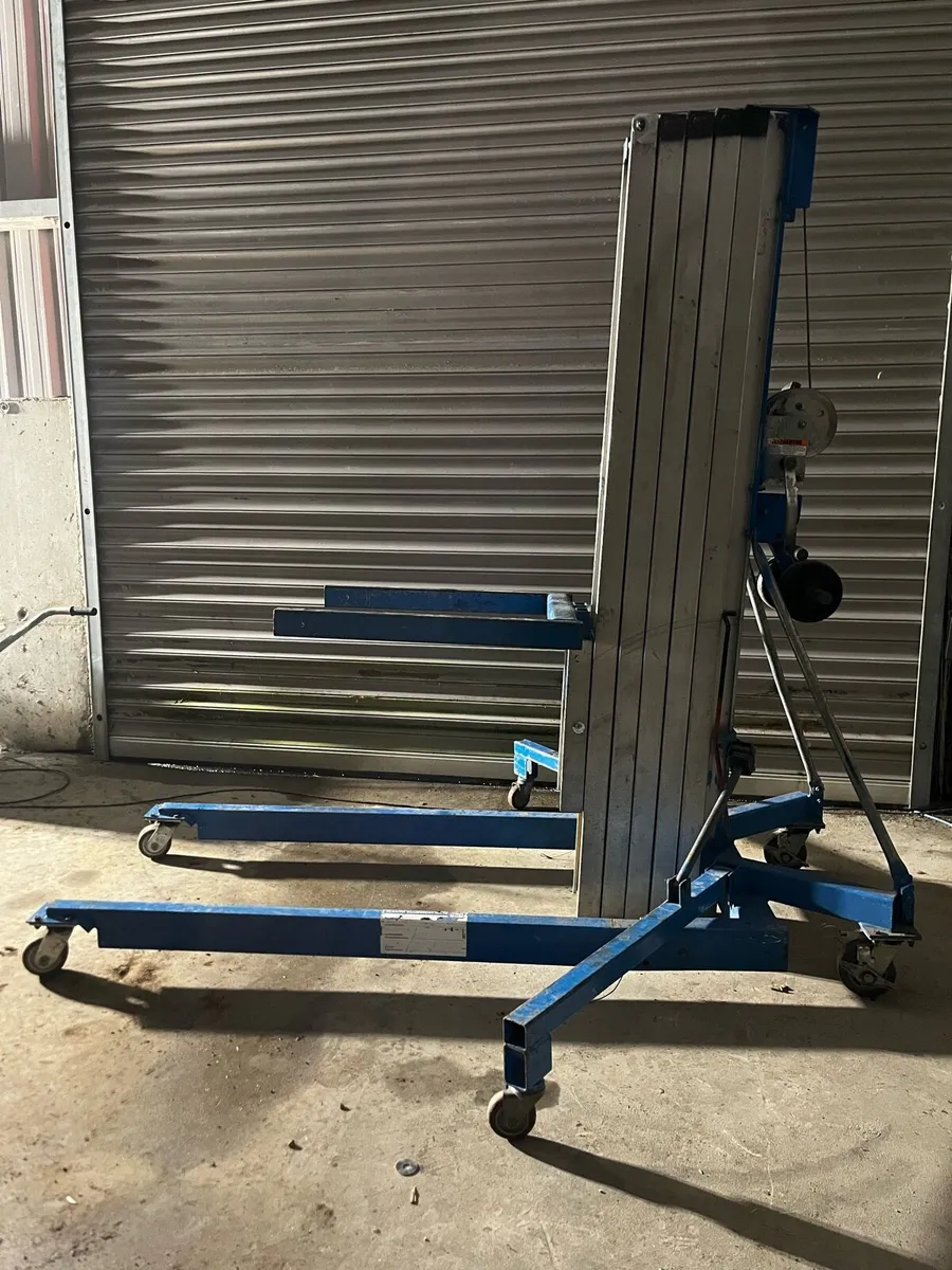 Genie SLA-25 Superlift Advantage - Image 1