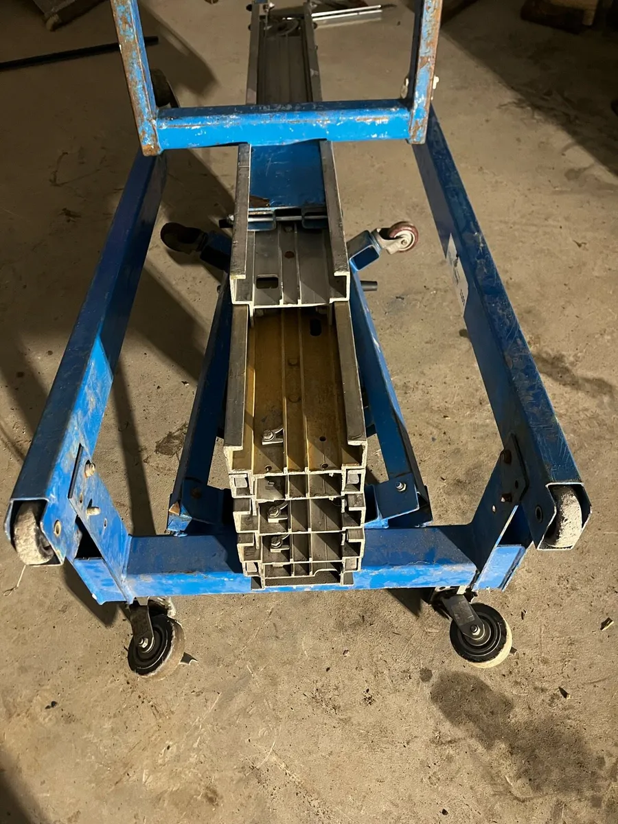 Genie SLA-25 Superlift Advantage - Image 4