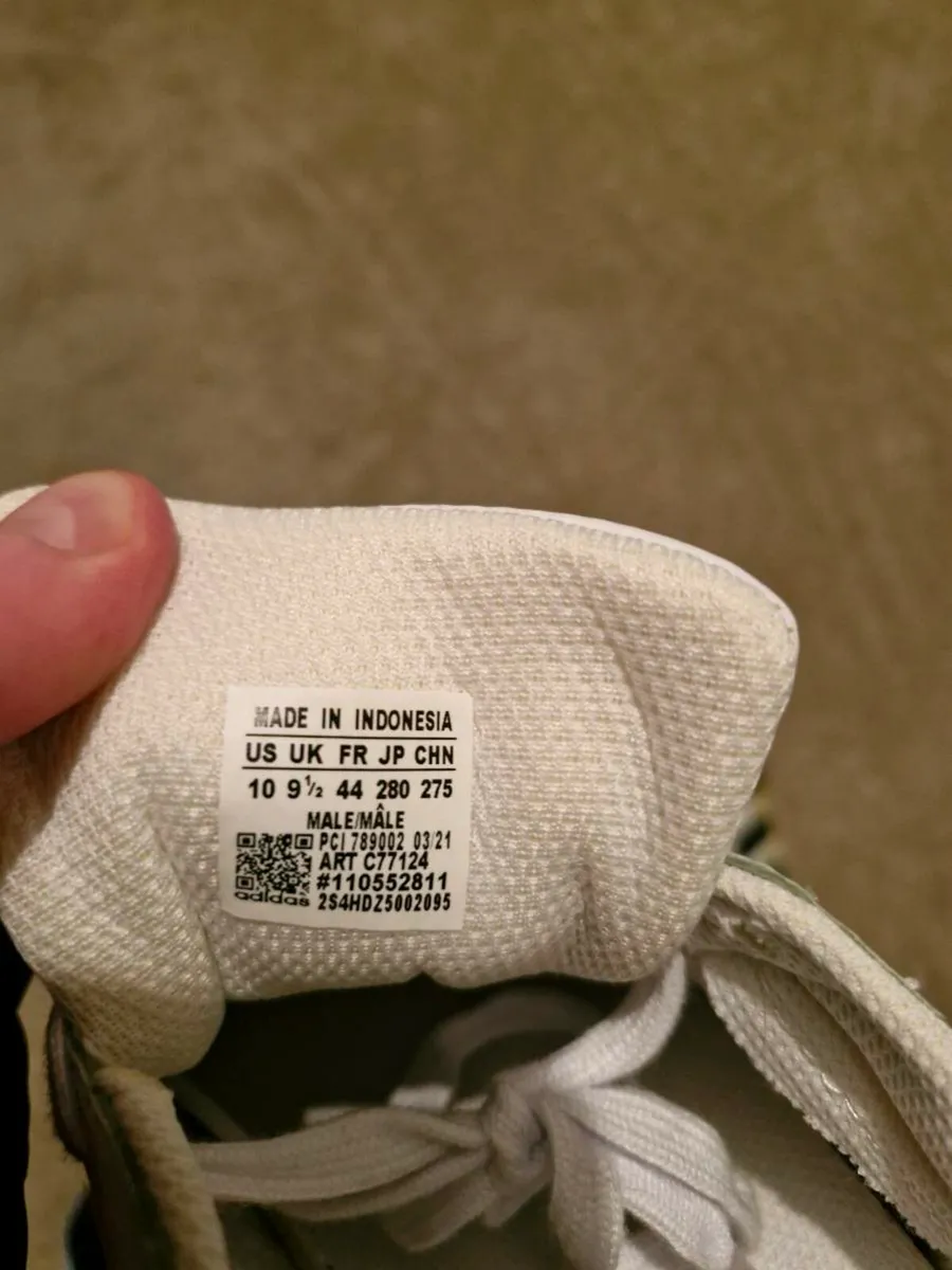 Adidas Gazelles Mens UK 9.5 - Image 4