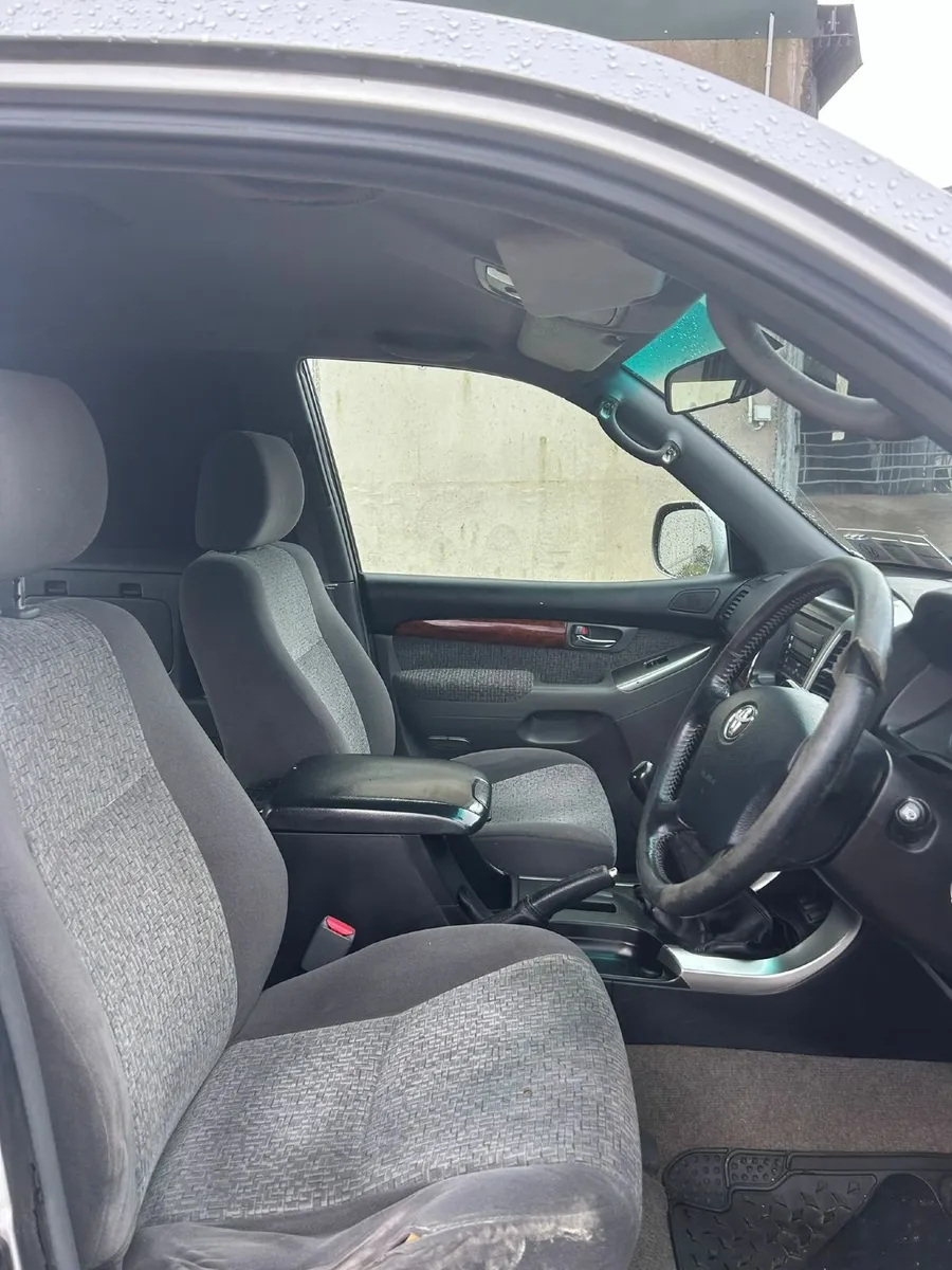 Toyota Land Cruiser 2007 - Image 2