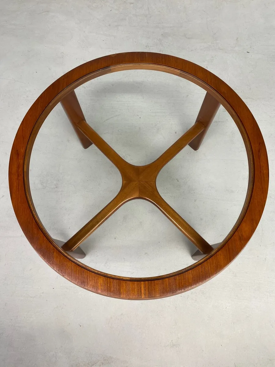 Mid Century Roundette Coffee table by Stonehill - Image 3