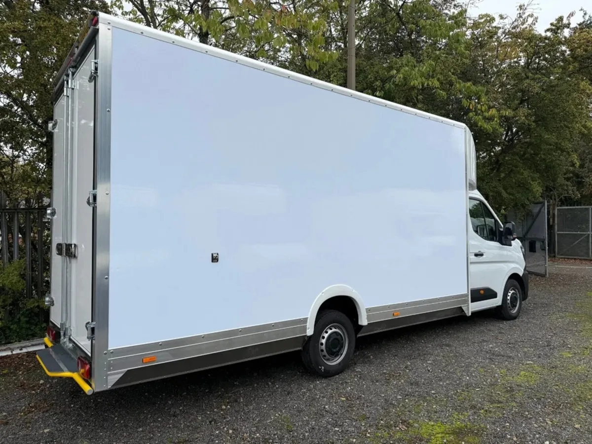 2023 Renault Master Low Loader Luton Box Van - Image 2