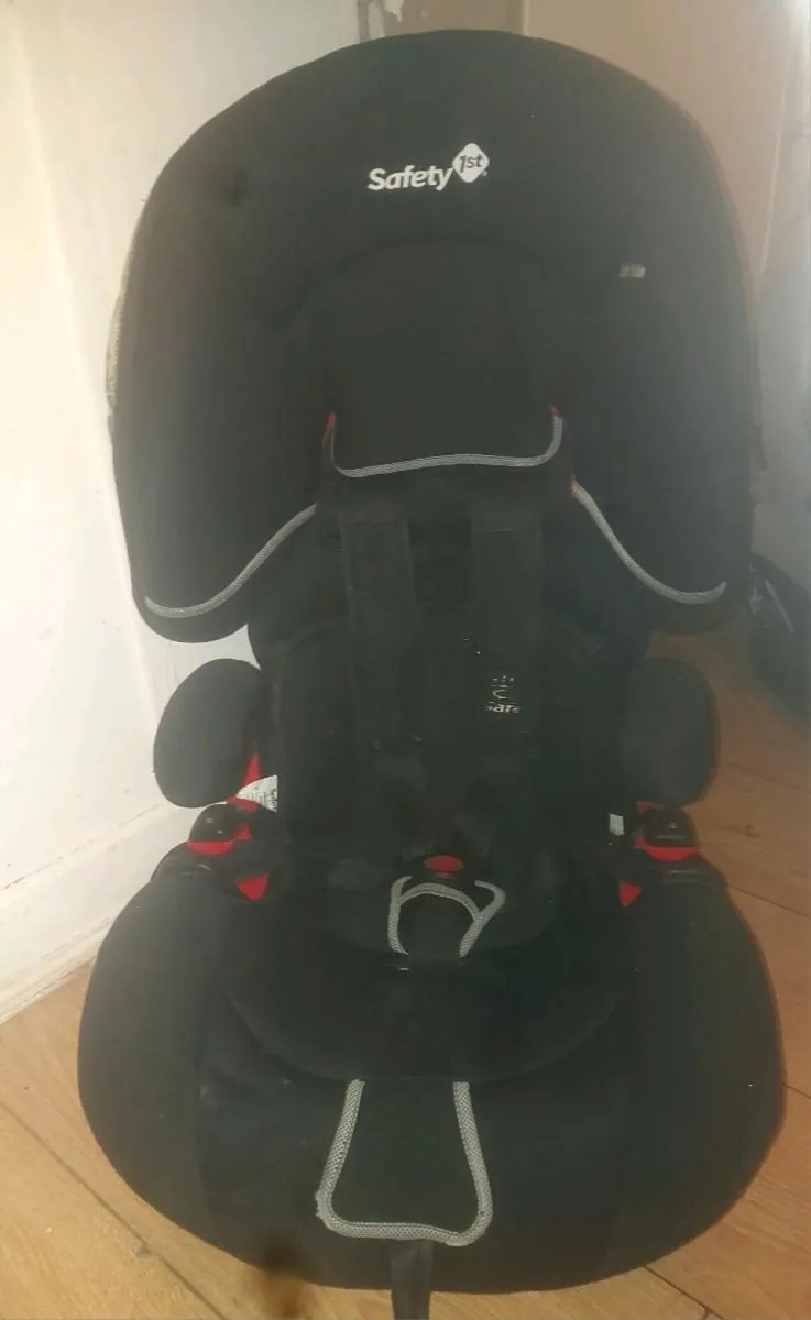 Car seat up to 12 years old - Image 1