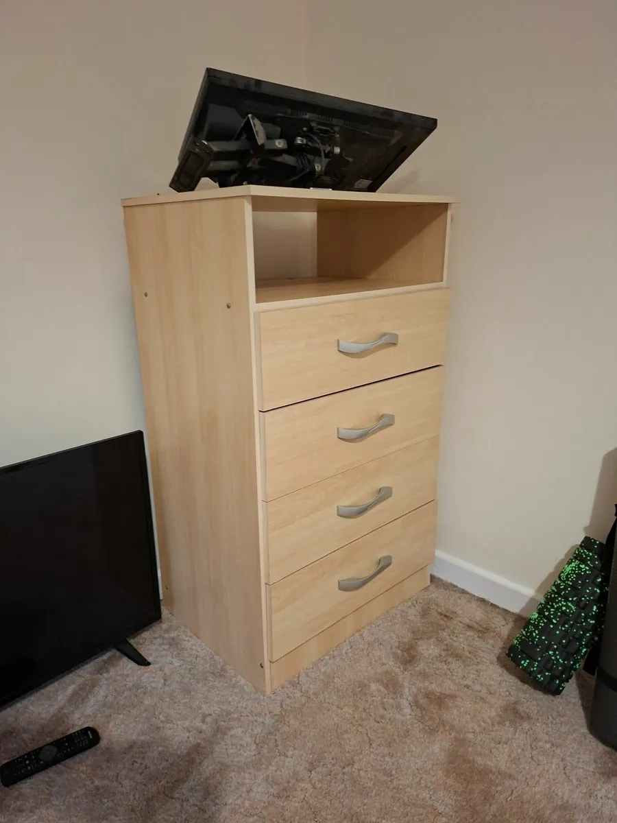 Chest of Drawers