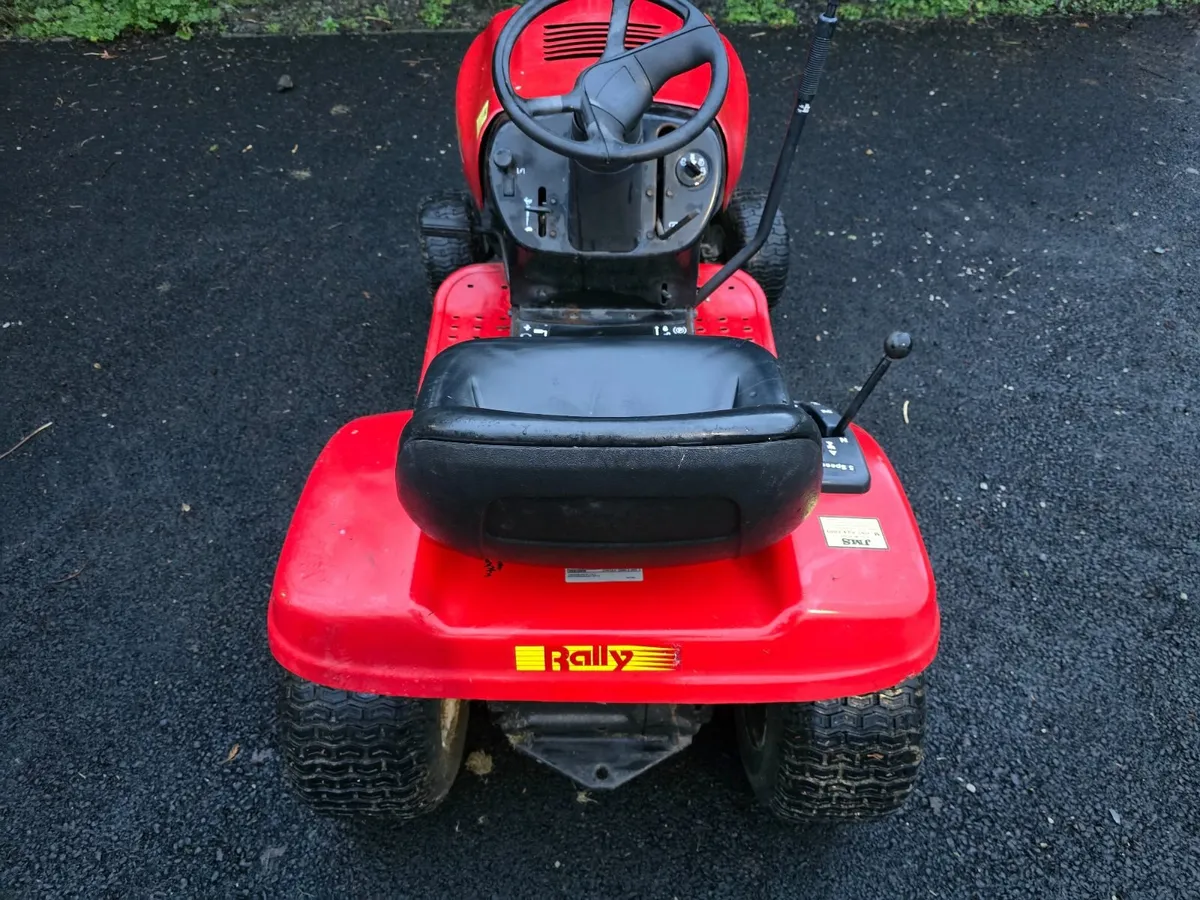 Ride on mower without deck - Image 1