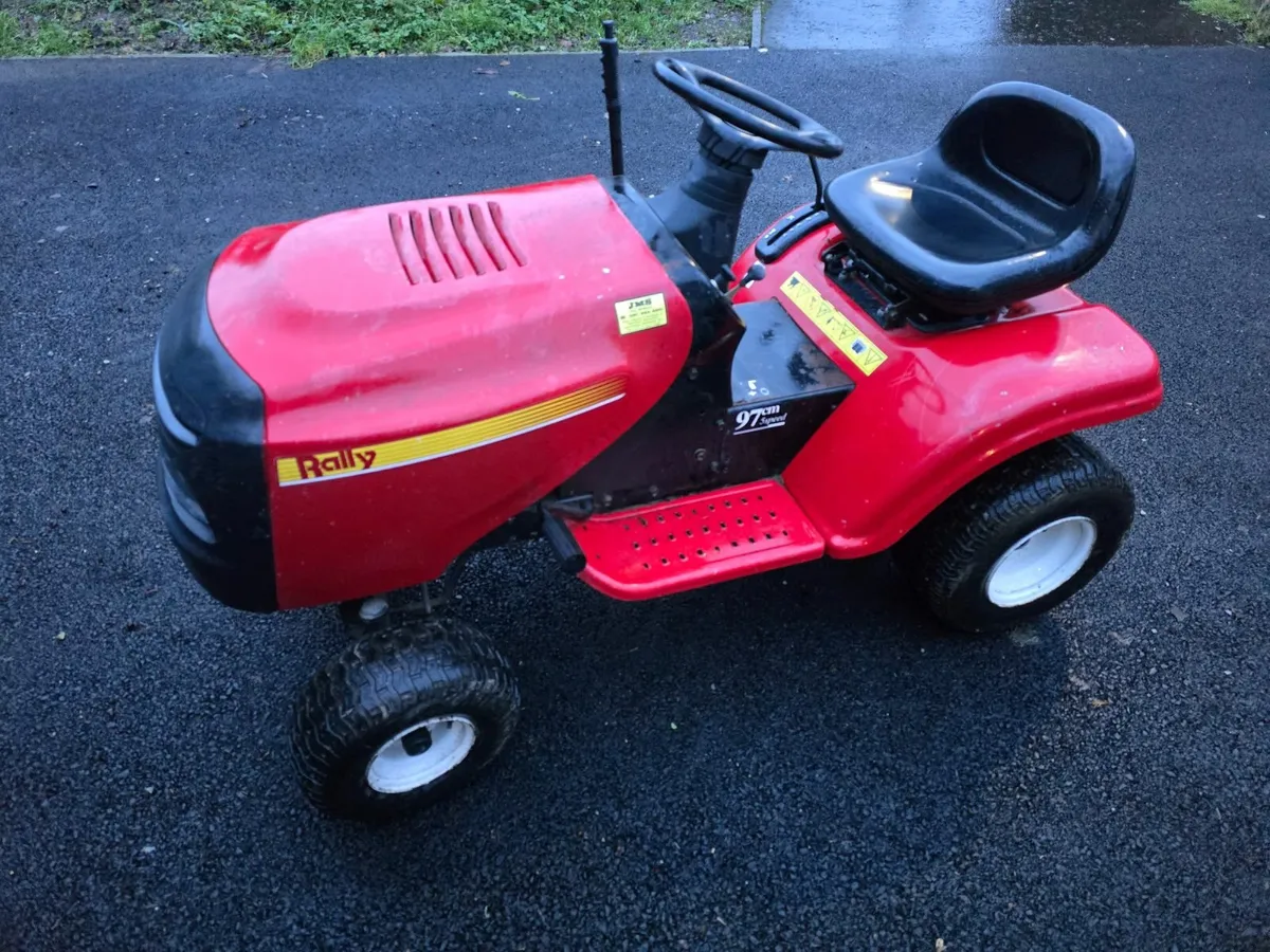 Ride on mower without deck - Image 2