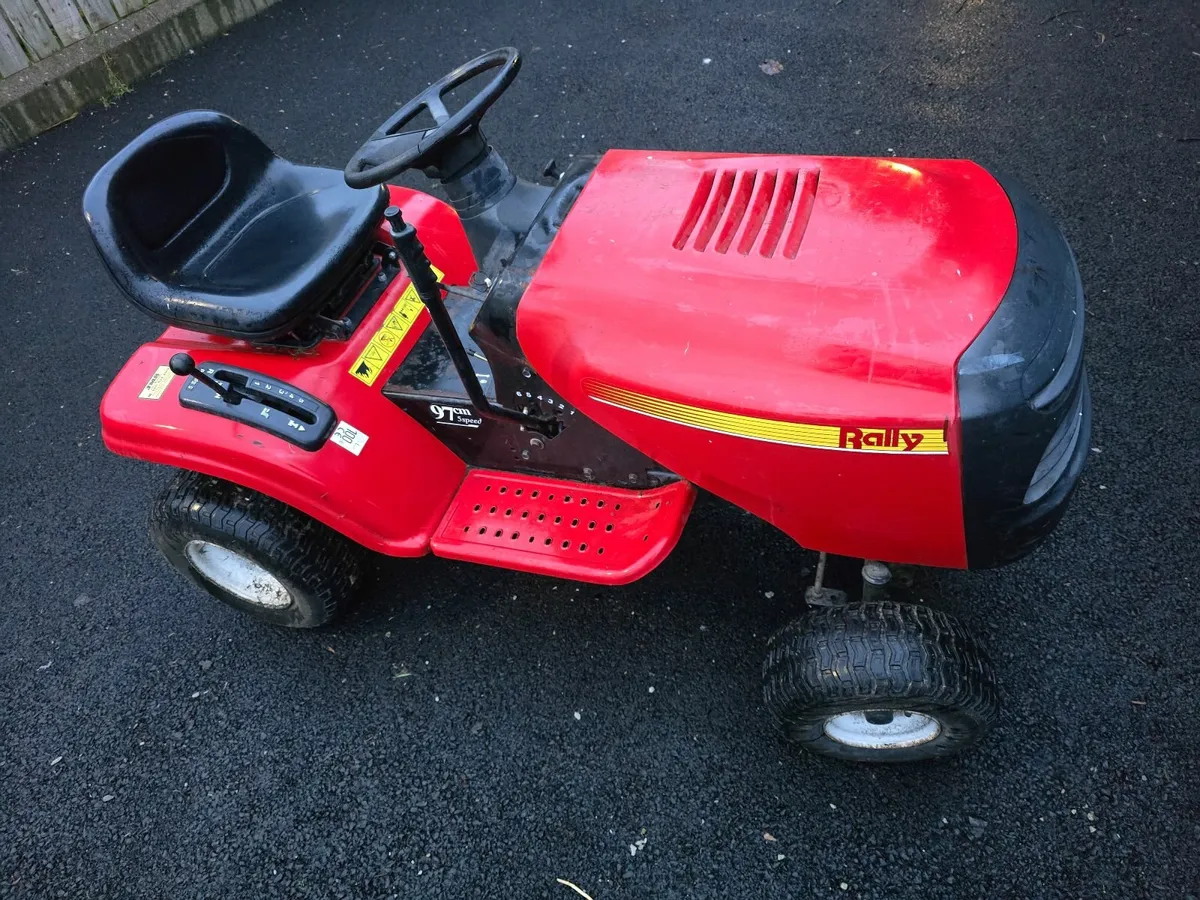 Ride on mower without deck - Image 3
