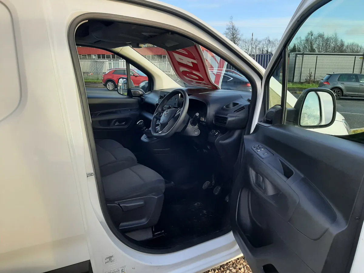2022 Opel Combo - Image 3