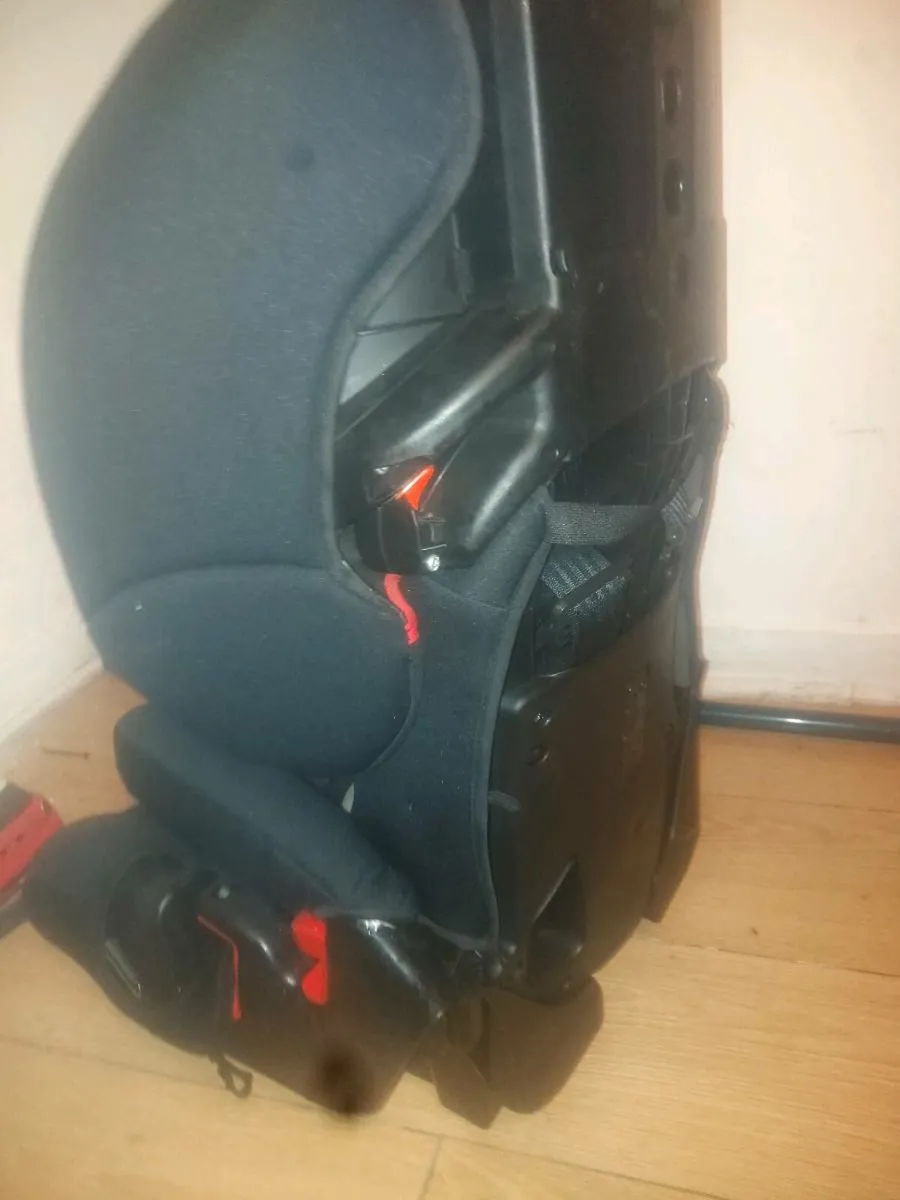 Car seat up to 12 years old - Image 3