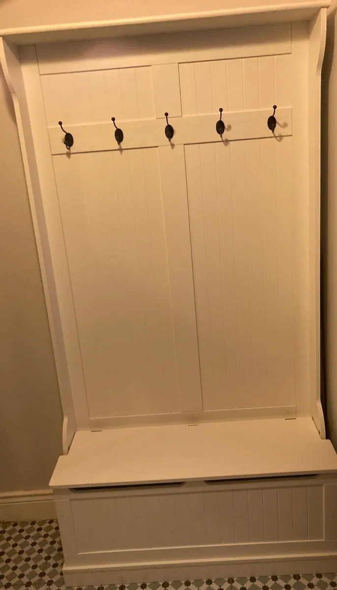 Hallway unit - Image 1