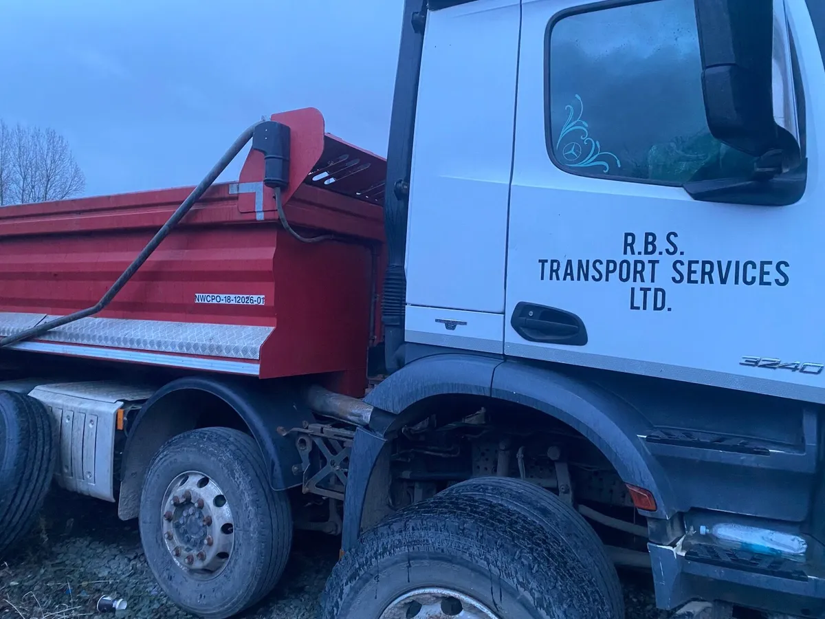 Mercedes-Benz Other 2015 - Image 1